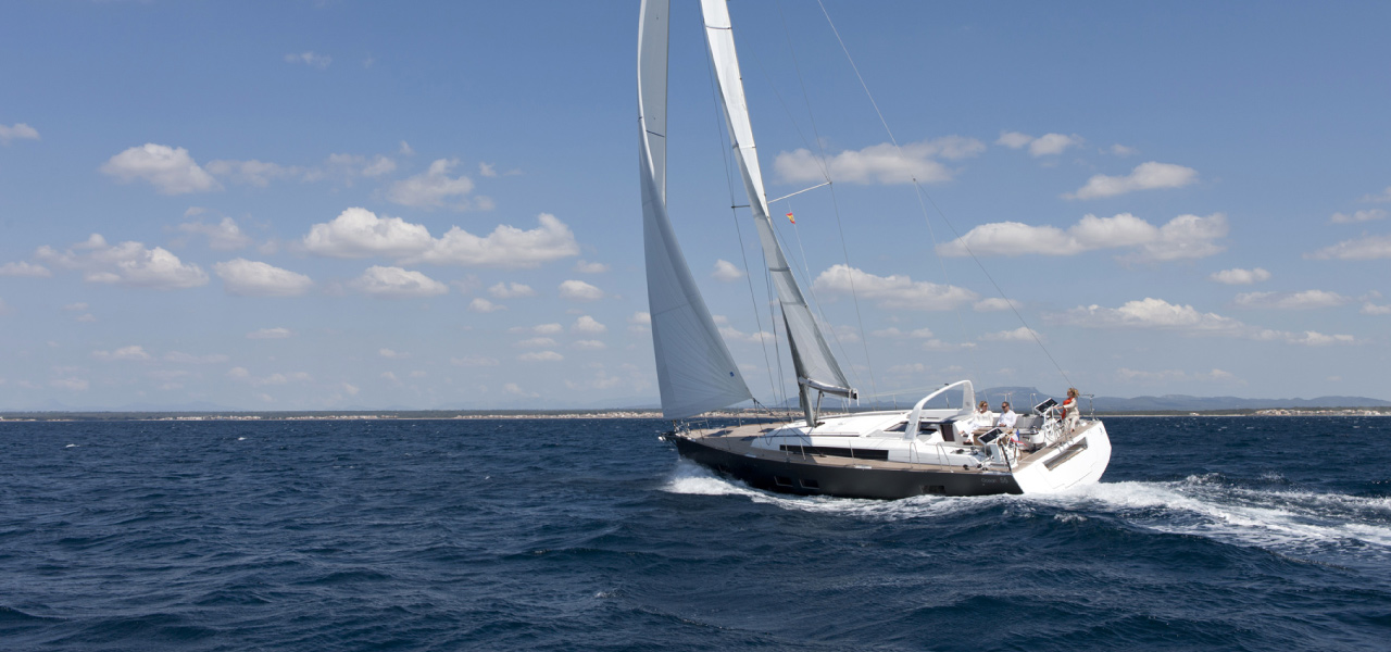 ラインナップ｜ヨット クルーザーの購入はベネトウヨットの輸入販売元