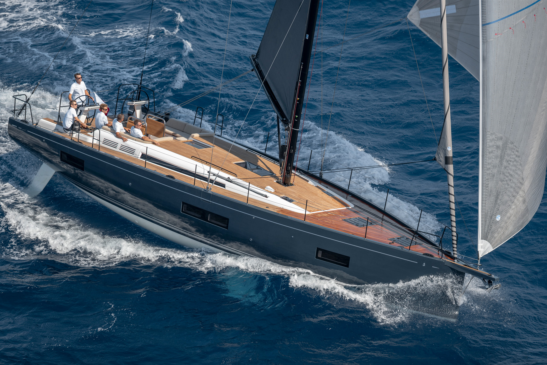 New First Yacht 53 デビュー！！！ | ヨット クルーザーの購入は ...